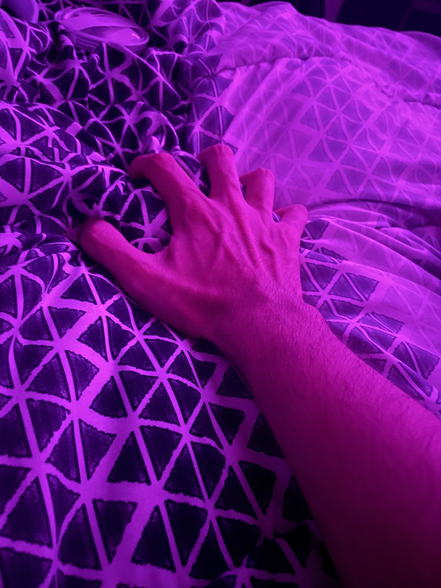 DaddyJPlays's tweet photo. Like your new necklace princess? Good girl.. wear it proudly 😘 #horny #nsfw #Nsfwtwt #hand #hands #handnecklace #kink #kinky #fetish #fetishes #ddlg #princess #dom https://t.co/RBnbs5tcz5