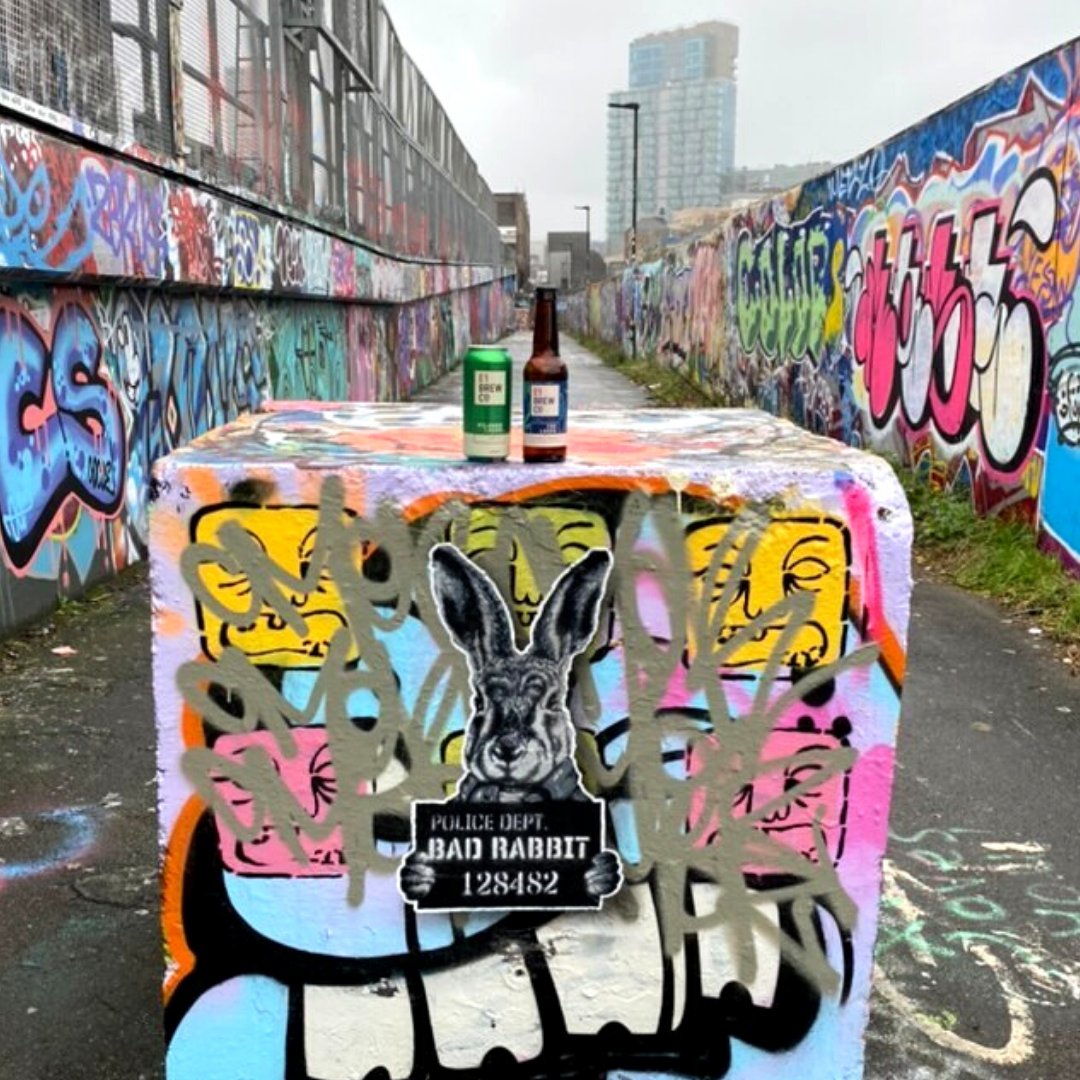 E1BrewCo's tweet photo. Happy Easter from team #E1BrewCo! We're loving this awesome bunny art by #tarwArt! 🐰

#DiscoverE1 #StreetArtPhotography #LondonStreetArt #PublicArt #ShoreditchGraffiti #ShoreditchStreetArt #Graffiti #StreetArt #London #StreetArtLDN #BrickLaneArt #UrbanPhotography #StreetArt https://t.co/A9wqc9gsDz