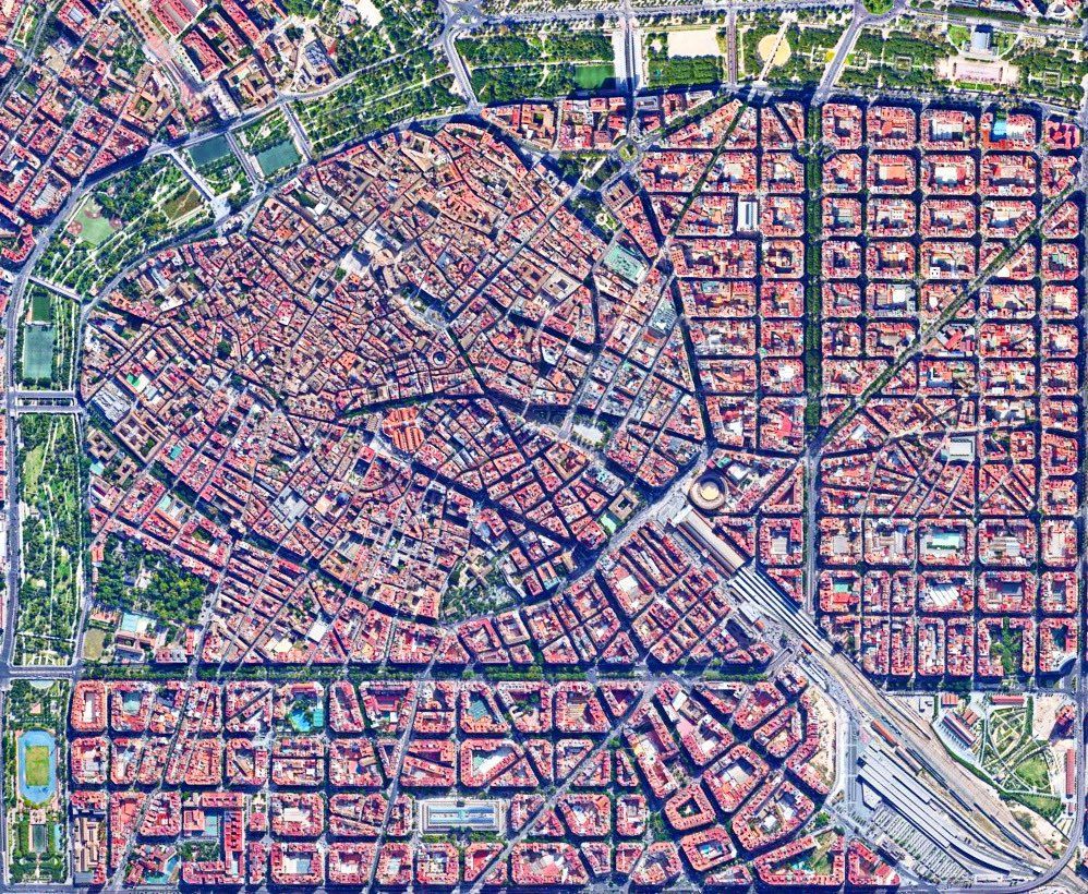 picazomario's tweet image. Imagen aérea de la mejor ciudad del mundo ... 🤔 Que bien se divisa a vista de pájaro la parte de antigua de la ciudad. ¿os situáis?