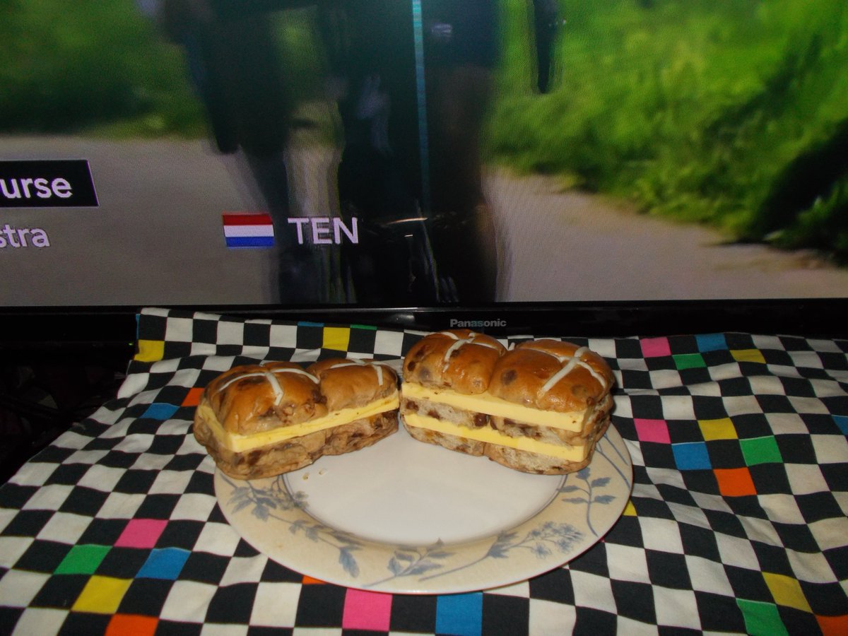 0112358aphorism's tweet photo. #couchpeloton how do you HCB? single cut or double? #Butter #ClassicSnacks https://t.co/vw3VfyeC4b