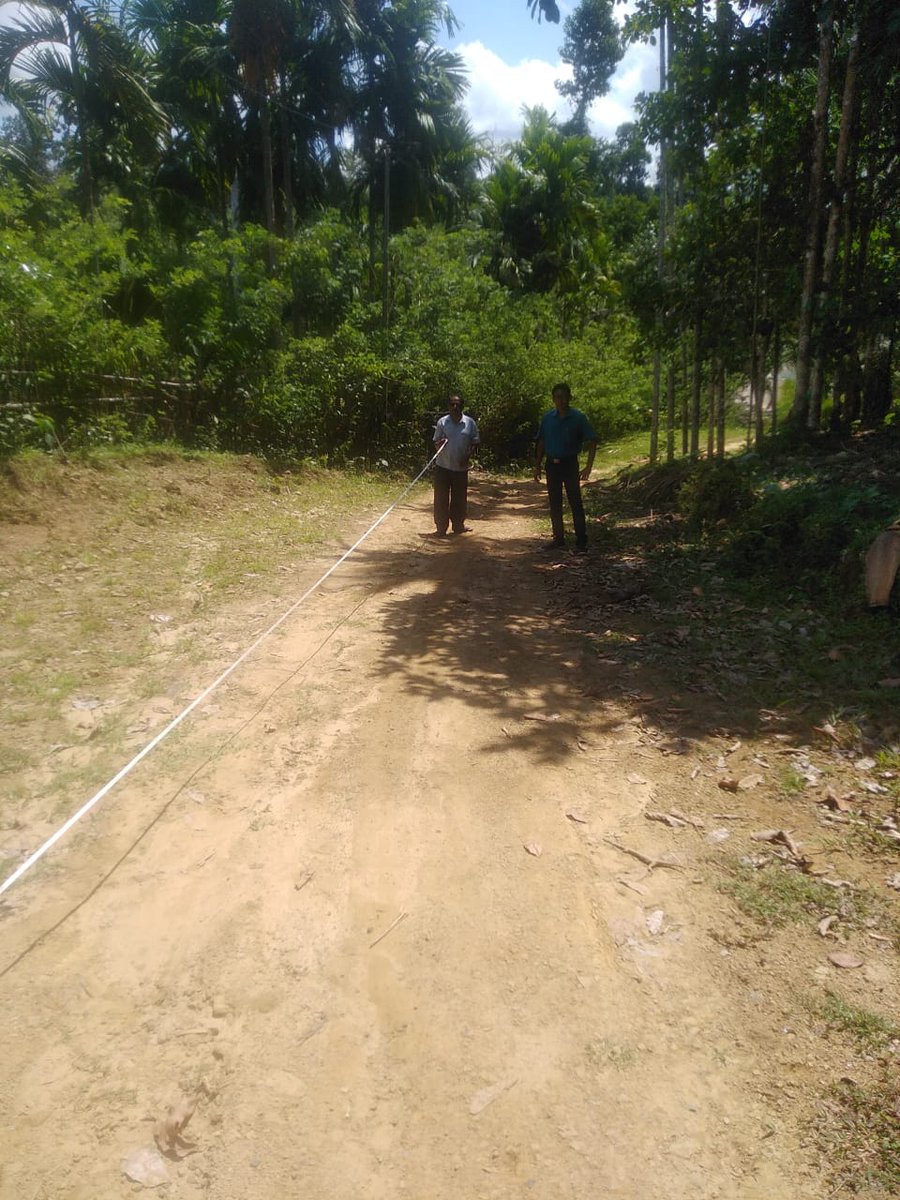 TheAndaman's tweet photo. Mr. Narayan Mondal, Pradhan, Gram Panchayat Bakultala along with field staff of revenue department, Rangat on Friday inspected the village roads connecting Shyamkund at Ward No-6. The revenue officials took measurements of this road for taking up construction of this village road https://t.co/i3neJe6lZu