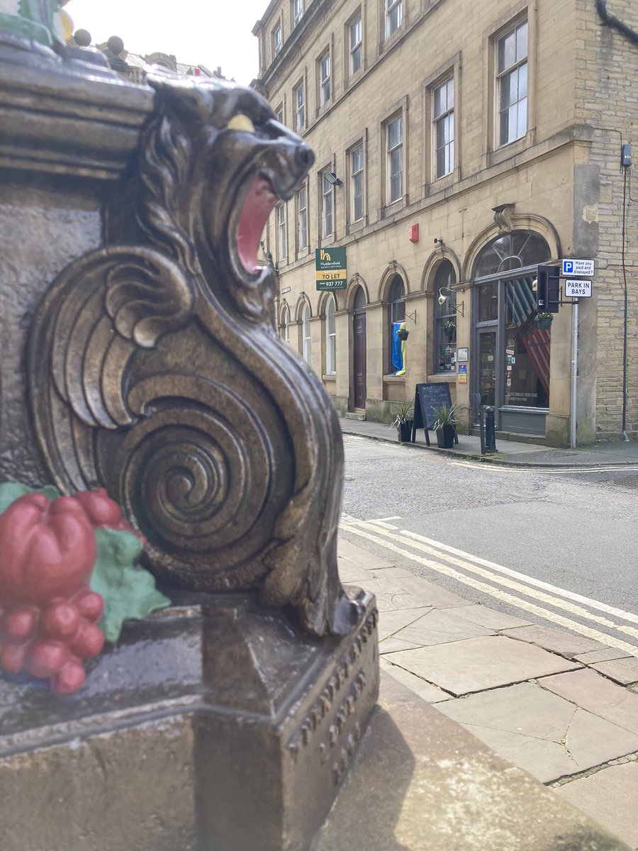 GraystonThe's tweet photo. @DiscoverHx @VisitCalderdale #abarlikenoother #halifornia #halifax #calderdale https://t.co/0WjV0E6KuH