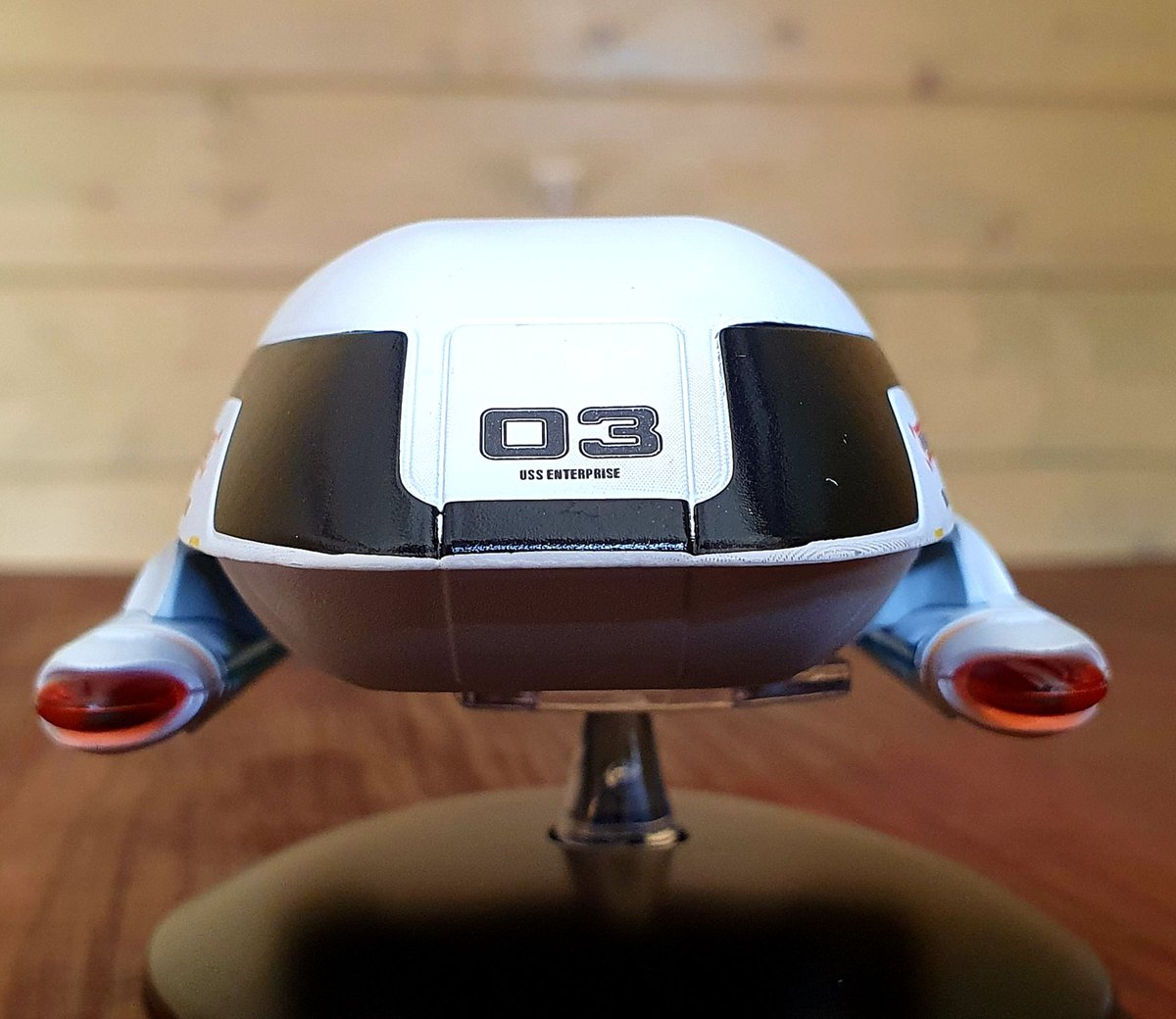 A firm favourite of mine the Type-7 Shuttlecraft Hawking.
The definitive TNG shuttle in my opinion due to its visual style aligning most with the #Enterprise-D.
#StarTrek