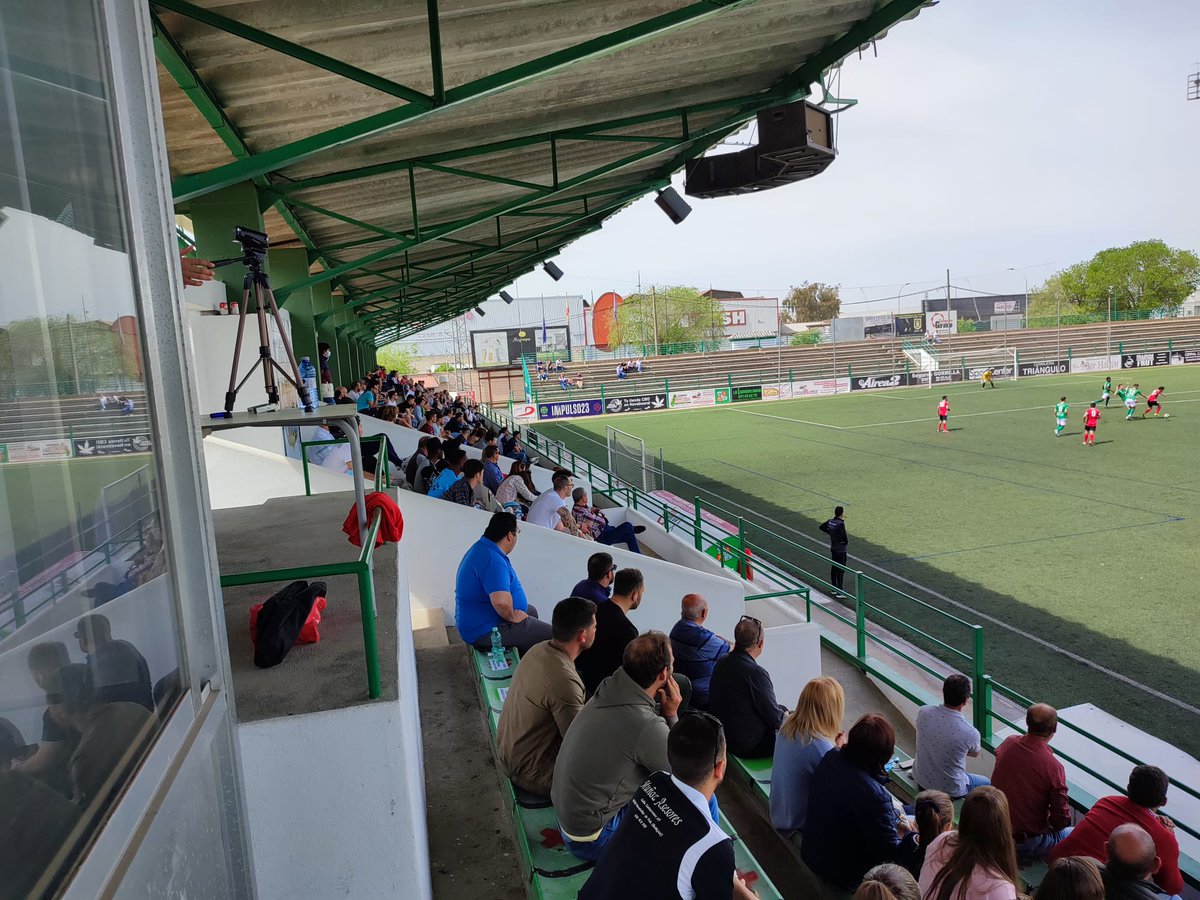 ¡FINAL EN EL MUNICIPAL!

Victoria importantísima del Moralo B por 2-0 con goles de Tripi y Sina.

Agradecer a la afición el apoyo durante el partido. ¡Esta victoria también es suya!