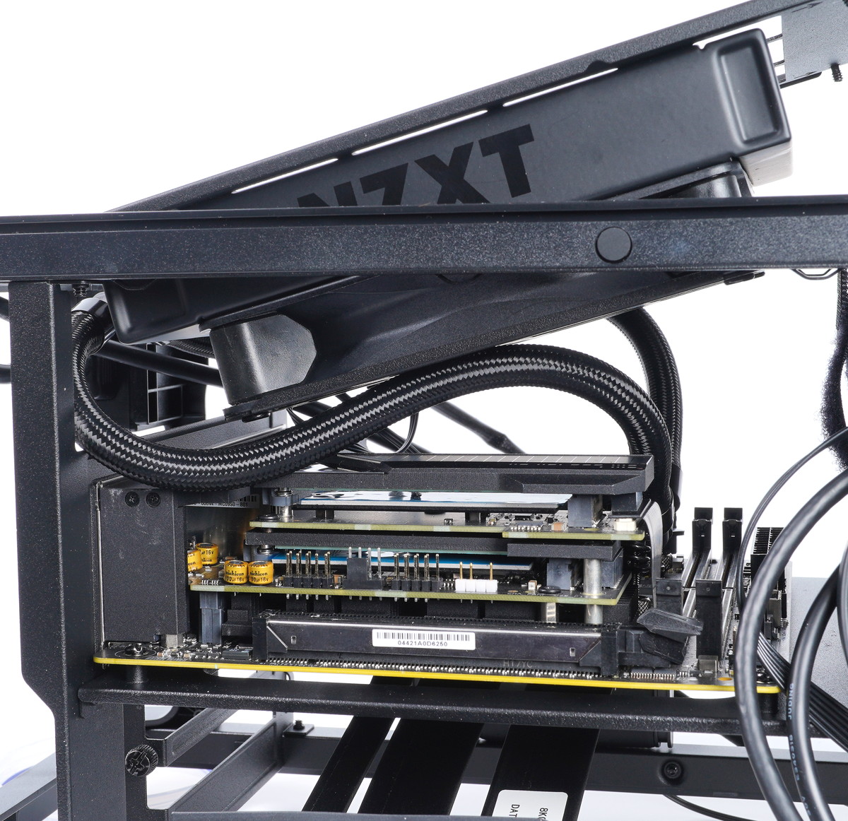 自作とゲームと趣味の日々 on Twitter "NZXT H1 V2はCPUソケット上下にあるヒートシンクの全高が高いと水冷チューブが