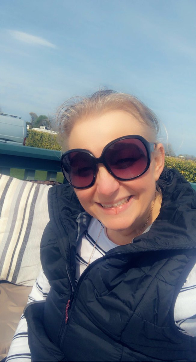 When all you need is #Anglesey
My favourite place in all the world: sat on my decking, in the glorious #Welsh sunshine. There’s no better medicine in the world IMO.
#fucancer #benllech #happyplace #stepbystep