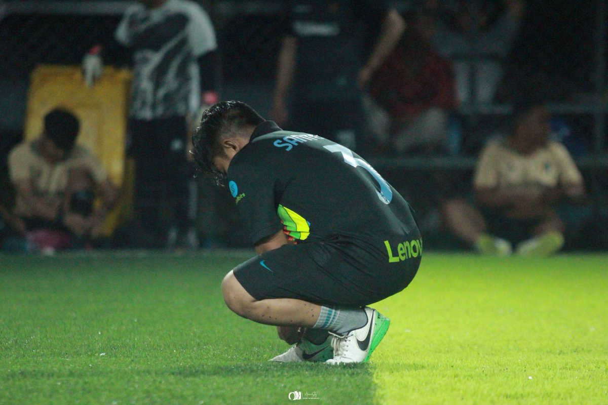 Bagusmugi's tweet photo. Lupa cara mengikat tali sepatu, karna sibuk mengikat tali silaturahmi https://t.co/3kGMAgJ79o