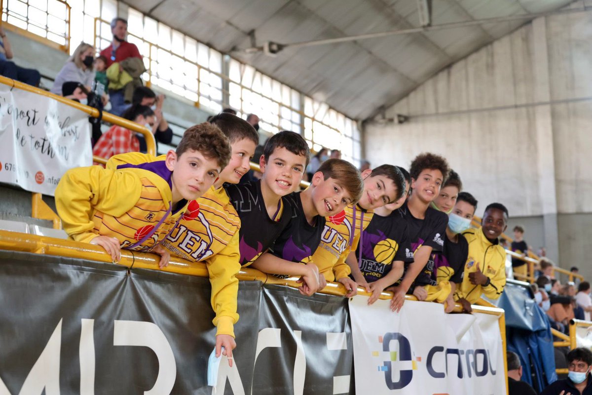 lluisescudero's tweet photo. Punt i final al torneig #MiniCopaMataro2022 amb molts aprenentatges i grans experiències per continuar millorant en la nostra feina.
De menys a més,hem acabat jugant al que voliem i amb molt bones sensacions.
Gràcies @uemataro @Oriol_vives https://t.co/TtUuESzUUz