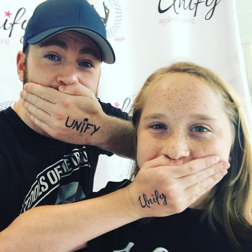 safeforevans's tweet photo. chris evans for unify against bullying 💙 https://t.co/QrbqaD7m66