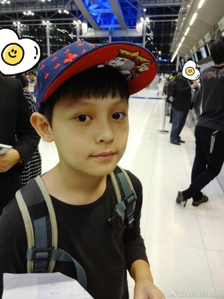 jamesfilmx's tweet photo. Another cute pre debut pics of James

#JAMES #제임스 #TraineeA @trainee_a https://t.co/HtEKhDN6iF