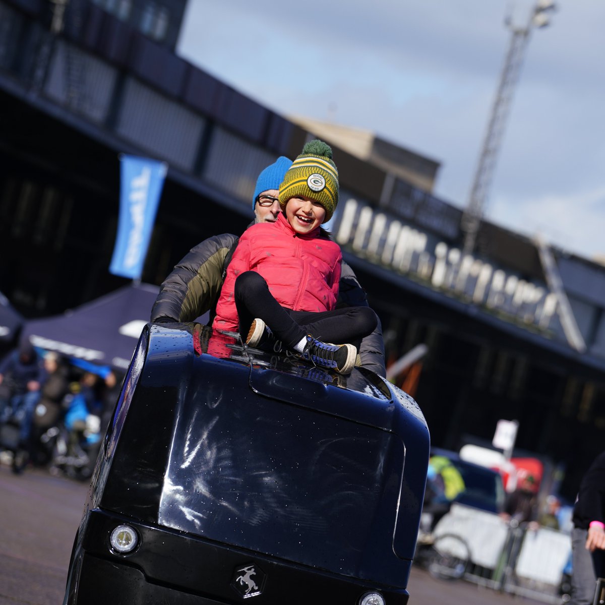 Frohe Ostern, liebe Fahrradliebhaber:innen, wir wünschen Euch sonnige, fröhliche Feiertage, mit perfektem Wetter für eine Radtour. 🐰🌞🥚 #veloberlin #happyeaster 📷 Stefan Haehnel