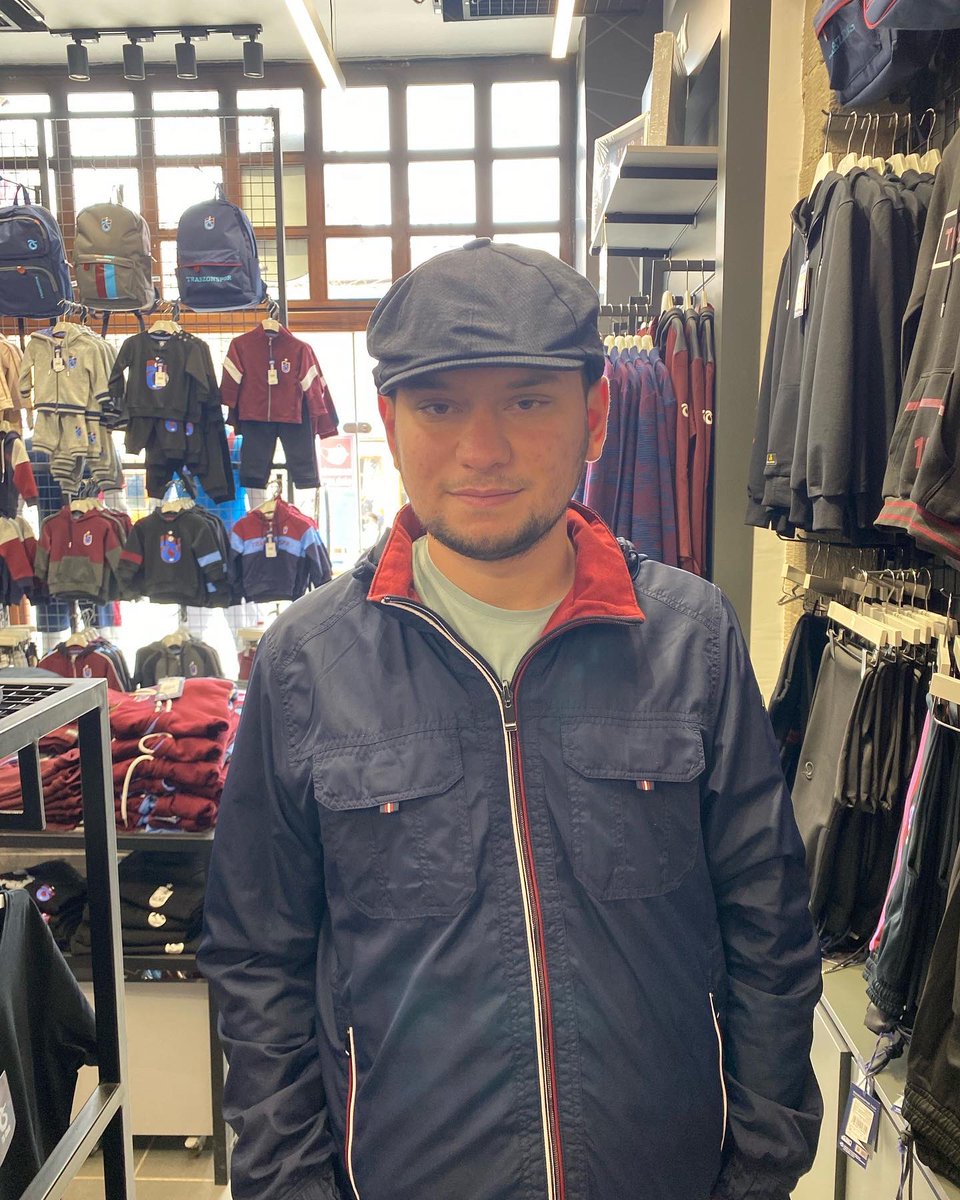 arslaneray10's tweet photo. İki kasket bana yakıştı 🧢❤️💙
@trabzonspor
#trabzonspor #kasketliler #kasketlilergeridöndü #kasket #osenebusene https://t.co/81swXcmzRM