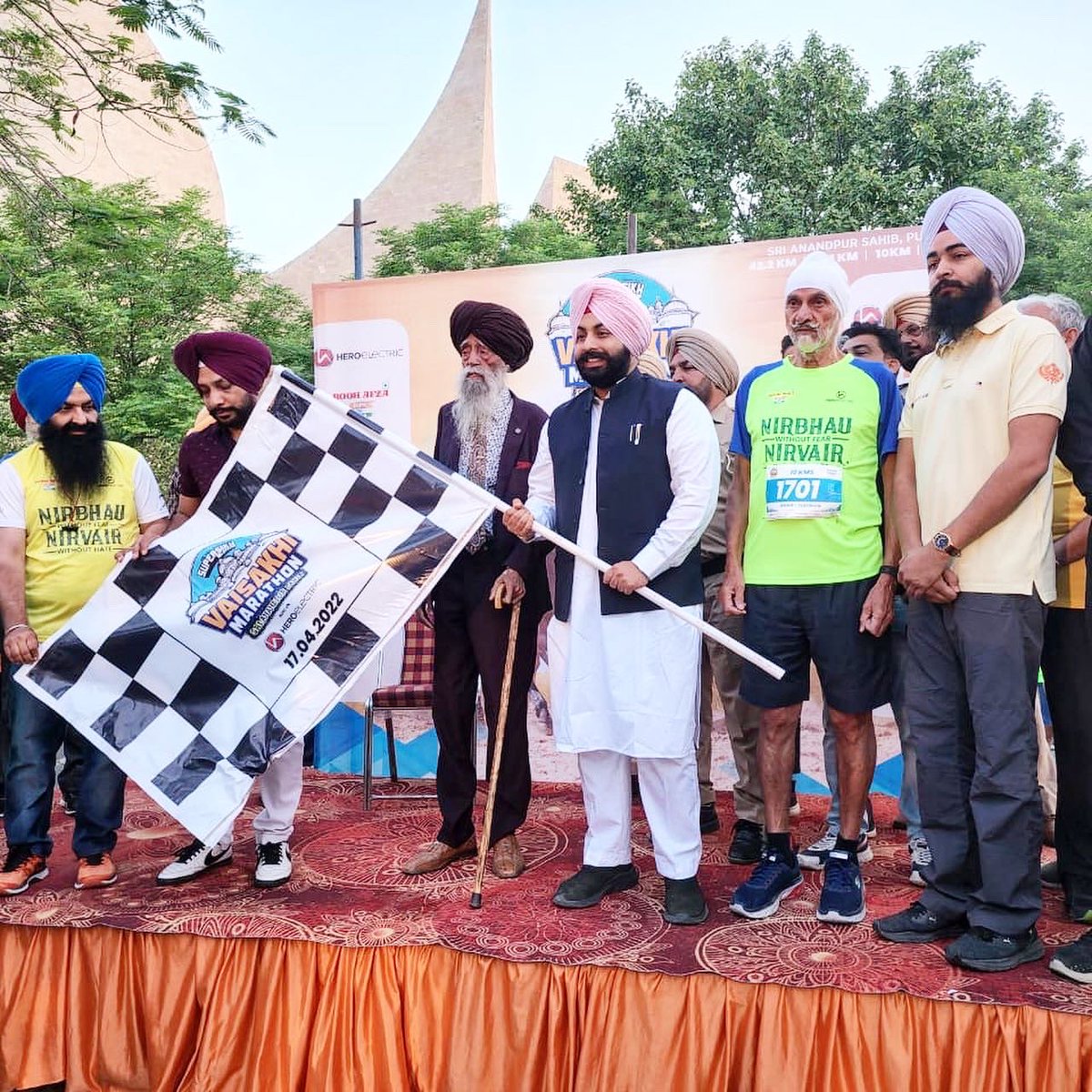 harjotbains's tweet photo. Honoured to Flag off the “Vaisakhi Marathon” at Shri Anandpur Sahib along with the legendary  111 years super young Sardar Fauja Singh ji from the iconic Virasat E Khalsa. https://t.co/jh5ALDhnQy