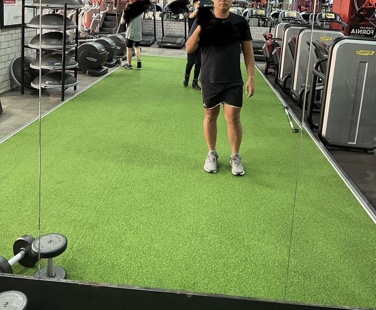 BossNvvp's tweet photo. Có con dog nào đang gym tọa Cali Q2 không? https://t.co/dOeUh6Tebw