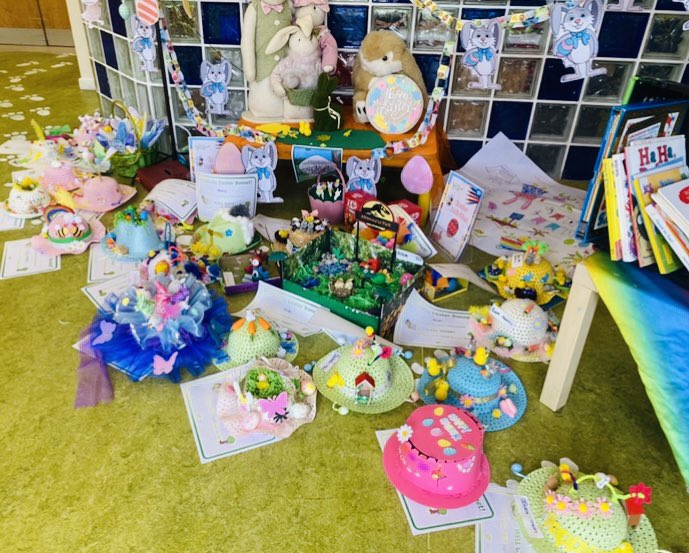 clockwork_aul's tweet image. Look at the amazing Easter bonnets which were made at home 👒🐥👒#HappyEaster