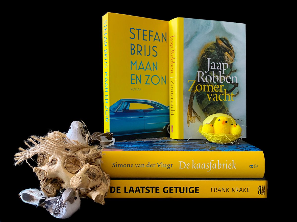Een échte gele paasstack voor vandaag met 4 hele verschillende boeken, maar waar ik stuk voor stuk van heb genoten. 👍🏼 (recensies online) Fijne Pasen allemaal! 🐣🥚🌞 moontje.eu/vrolijk-pasen-…