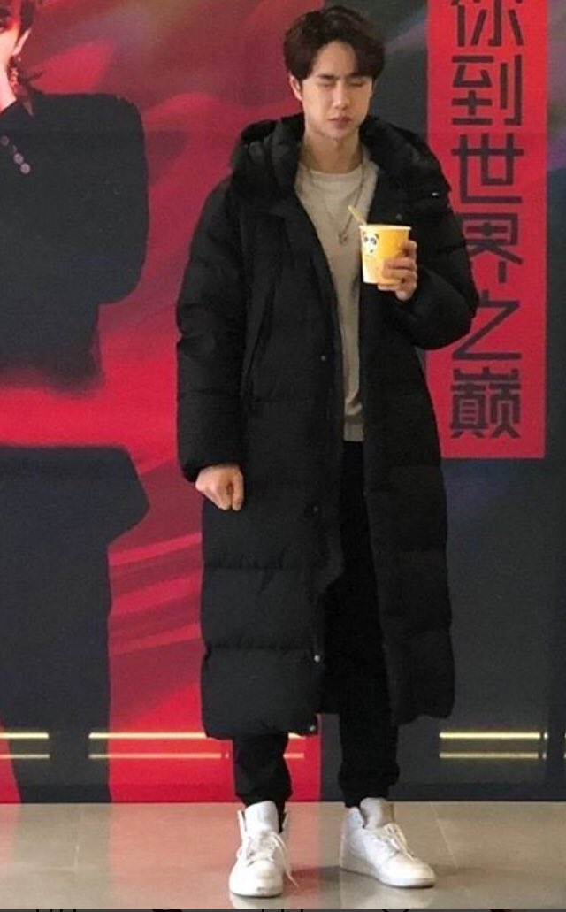 yibo 's sparkly shoes tweet media