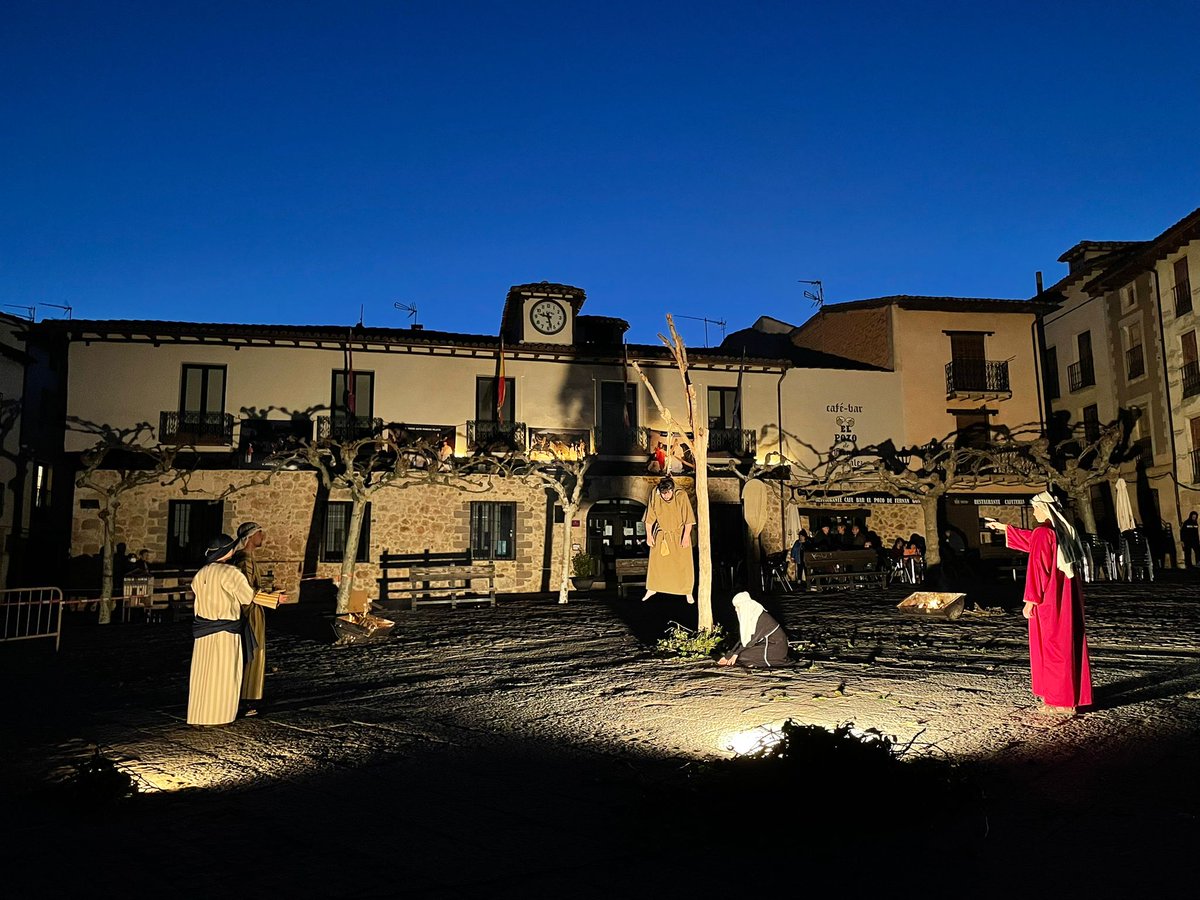 CovarrubiasCIT's tweet photo. ✨Compartimos con vosotros la procesión de Viernes Santo.
Muchas gracias a todos los voluntarios,colaboradores y a los que vinisteis a verla 🕯🕯
@CovarrubiasTur @fecitcal @CyLesVida @jcyl @BurgosTur @PatrimonBurgos @CulturaBur @RutaVinoArlanza @ArlanzaRural @TuVozEnPinares https://t.co/QYHL7ZOBJO