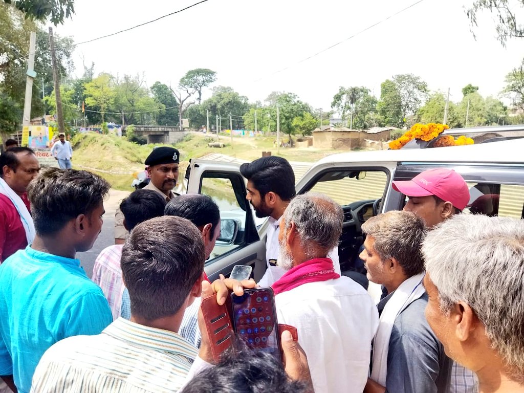 princerajpaswan's tweet image. रफीगंज, औरंगाबाद जाने के क्रम में असपुरा, विक्रम (पटना) में कार्यकर्ताओं एवं समर्थकों ने स्वागत किए।