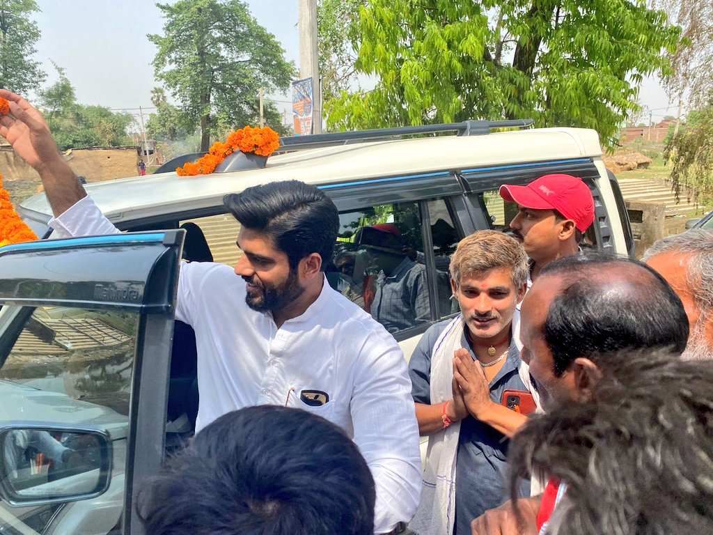 princerajpaswan's tweet image. रफीगंज, औरंगाबाद जाने के क्रम में असपुरा, विक्रम (पटना) में कार्यकर्ताओं एवं समर्थकों ने स्वागत किए।