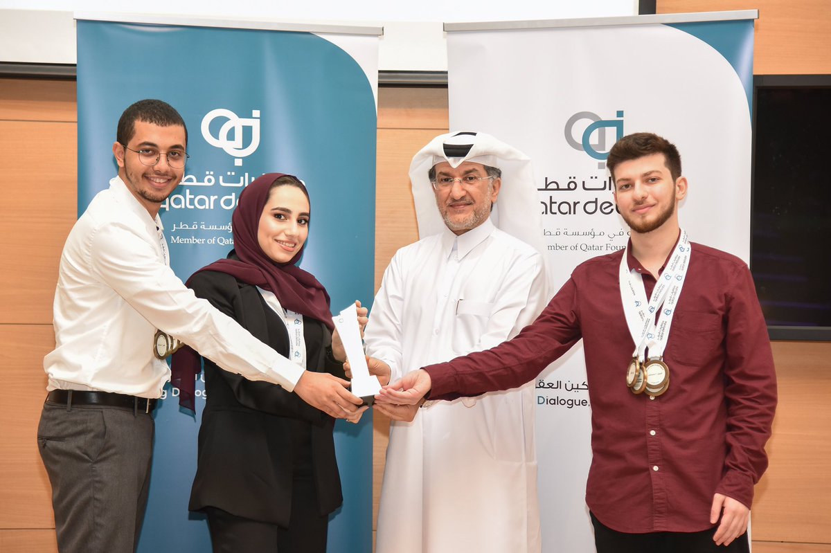 QatarDebate's tweet photo. 🏆 نبارك لفريق جامعة كارنيجي ميلون حصولهم لقب الدوري للعام ٢٠٢١-٢٠٢٢.

🏅كما نبارك لفريق جامعة كارنيجي ميلون أيضاً على فوزهم بلقب البطولة الوطنية لهذا العام 👏🏼👏🏼

#مناظرات_قطر 
#QUDL https://t.co/tBpbxi3xEK