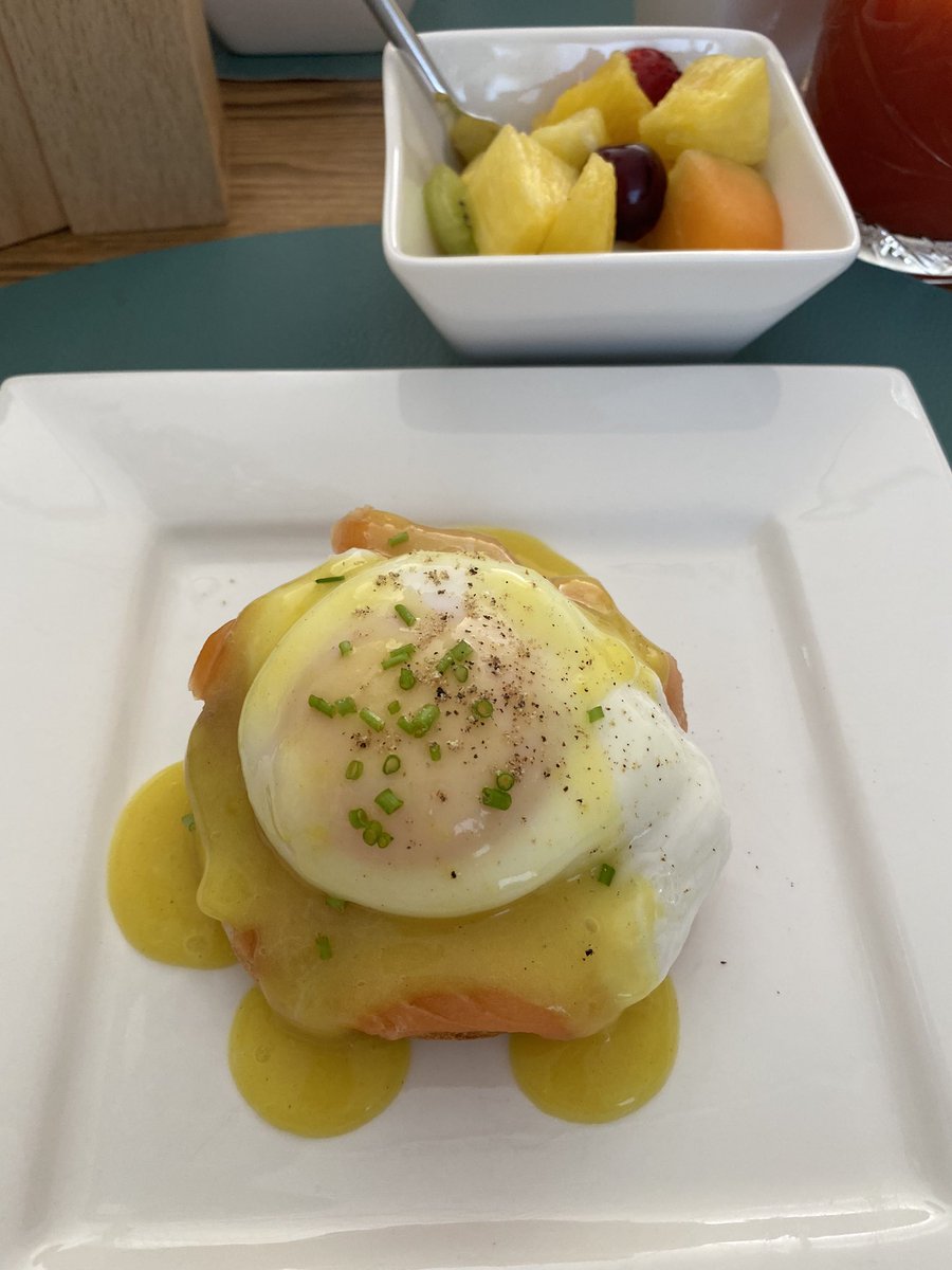 gewoonik_68's tweet photo. Geen paasbrunch zonder eggs benedict royaleโฆ volgens de zoon: hier doe ik ook voor wederopstaan..๐ #closetoperfection https://t.co/4akPZJFy9T