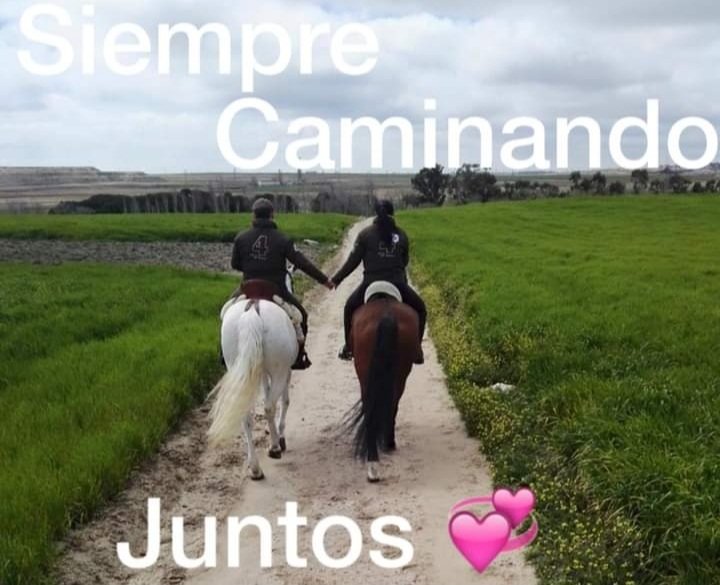 Siempre caminando juntos labrando nuestro destino.!!💞👫🐴 M&E . Miguel Alvarez Tebar