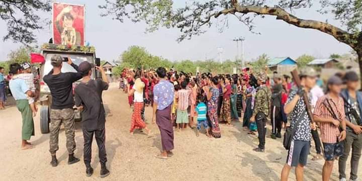 hnw92's tweet photo. Local people in a village in Sagaing's #Myaung township staged an anti-military strike named "Spring Revolutionary Thingyan" on the first day of Myanmar New Year, Apr 17.

#PrayForMyanmar #EasterEggStrike
#2022Apr17Coup
#WhatsHappeningInMyanmar https://t.co/9rdapqsJIo