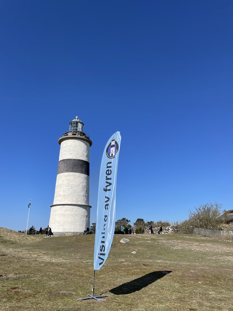 Fyren är nu öppen i strålande solsken.
Vi stänger 13.00. Varmt välkomna!