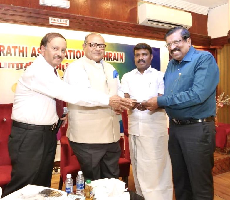 Thank you Bharathi Association and Mr. Mohammed Malim for your generous contribution to ICRF. In the picture; Mr. Malim handing over the contribution to Dr. Babu Ramachandran, Chairman, ICRF in presence of His Excellency Piyush Srivastava, Ambassador of India to the of Bahrain