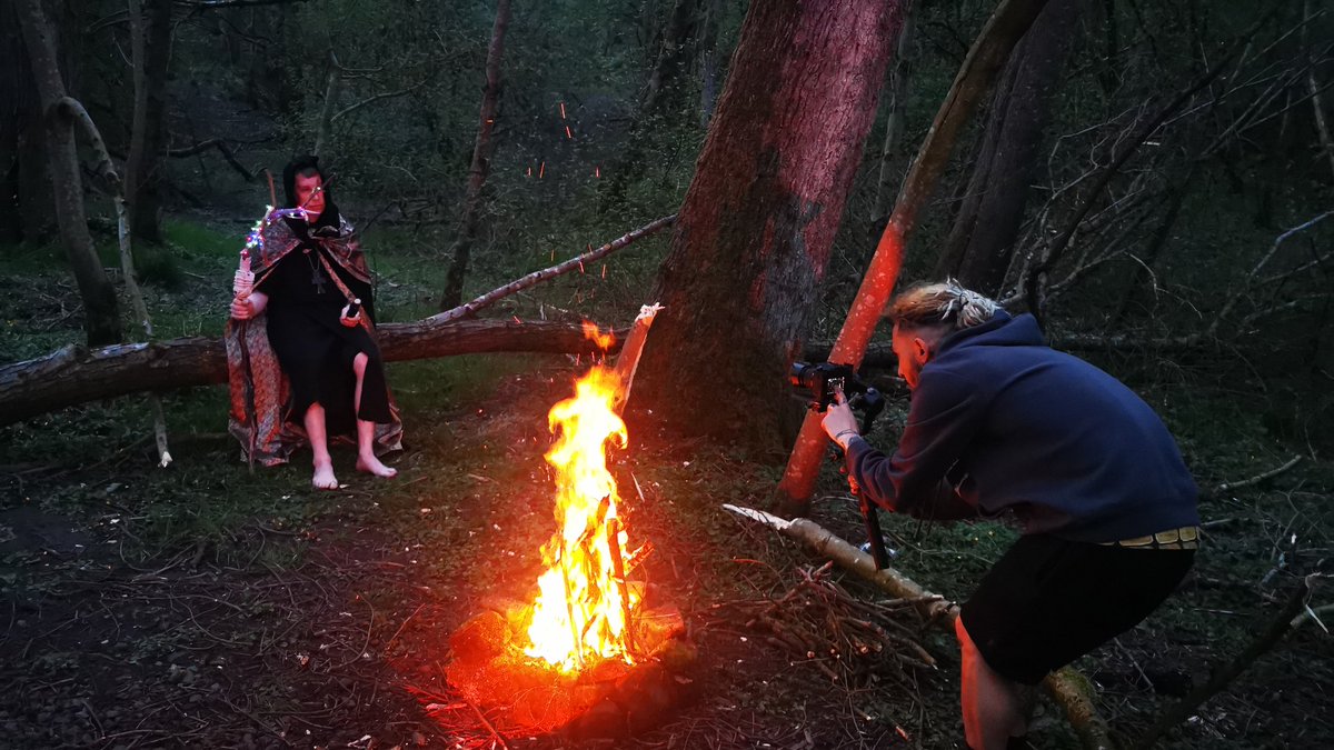 ursamajormedia's tweet photo. What a shoot for Trilo', @MeLeon_91, Lolo &amp; @InbetweenHers 's new track "Smoke No Joke"! Here's some pictures taken by the amazing Aneta while on set 💪
. 
Special thank you to Aneta, Seb, Dominic, Patrick &amp; Dave for coming down and getting involved! 🙏💕💪
. 
#music #Video #rap https://t.co/8gbHcVmGXb