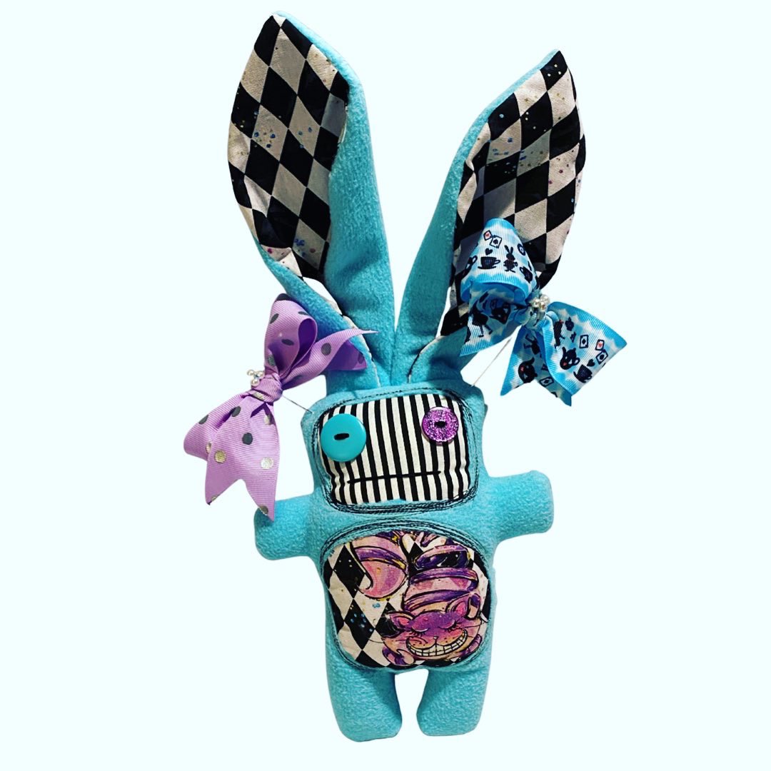 gloomy_erina's tweet photo. Deluxe Gloomy Bunnies available now! Link in bio #gloomybunny #gloomyerina #plushbunny #plushtoy #plushies #handmadeplush #lolita #kawaii #plushcore #plushy #gothic #gothspring #easterplush #gothgothgoth #aliceinwonderland https://t.co/D2SgnmNpiH