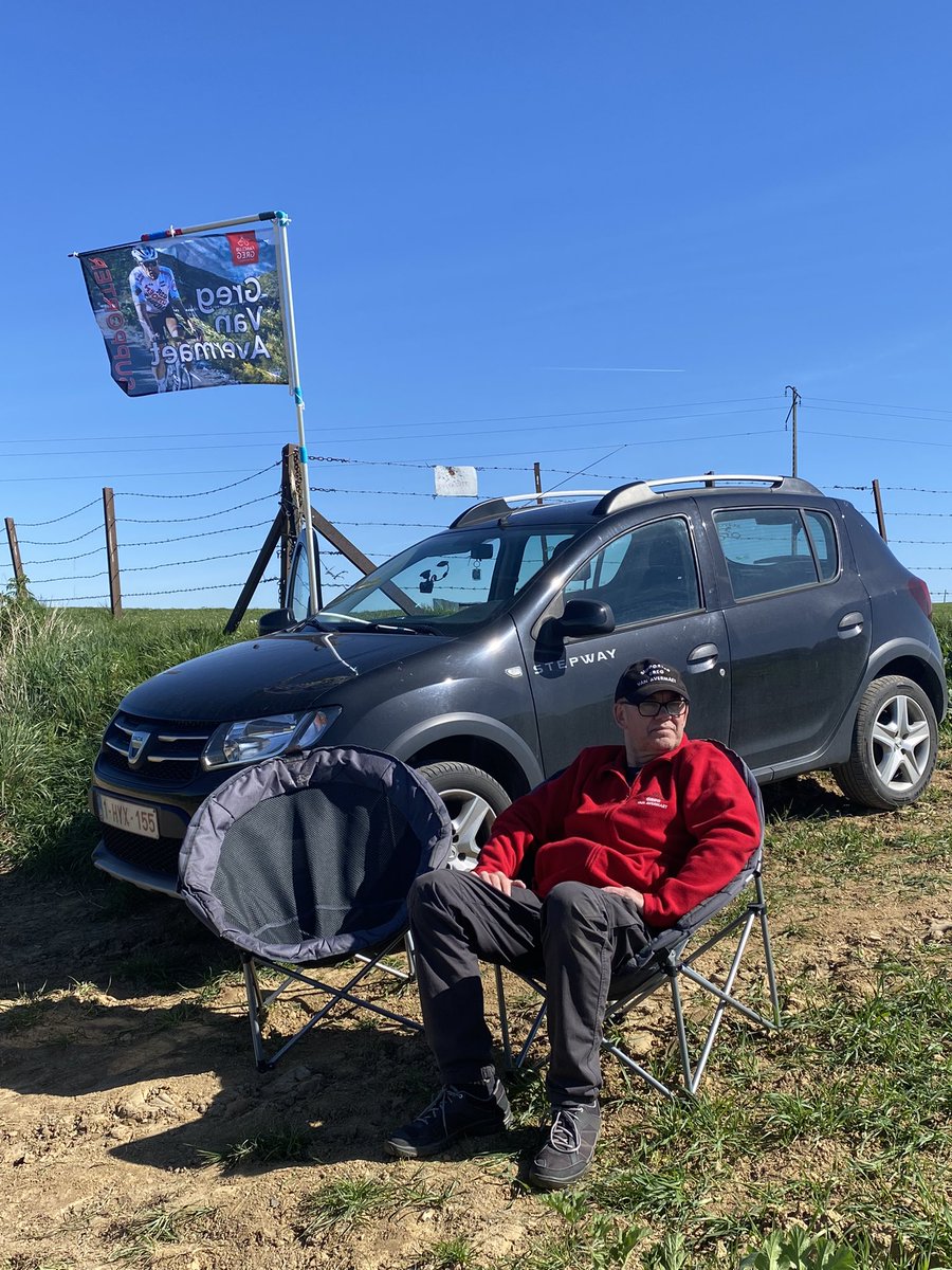 fabienne18's tweet photo. Pavé 1 - Parijs-Roubaix #fabyluce #alwaysgregva #ParisRoubaix2022 #koersjedoen #cycling https://t.co/MvsOMs9eAl