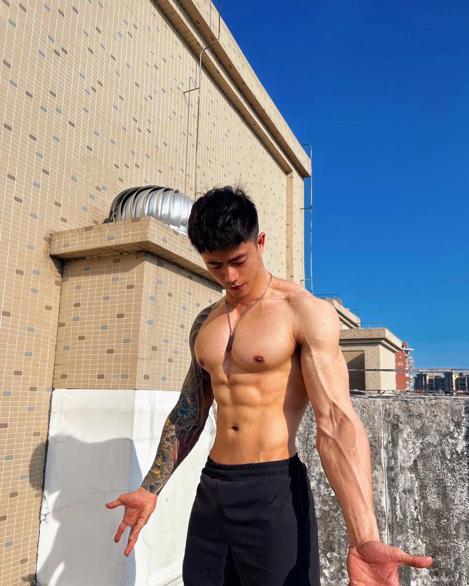 thosefabulous's tweet photo. 帕泽鲁 on Tintok #Chineseboy #Chineseguys #Chinesehunk #Chinesemuscle #asianhunk #asianmuscle #asianboy #asianguys https://t.co/K4JP596z2P