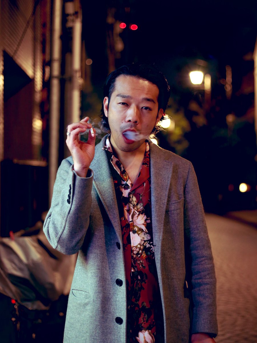 7tosati's tweet photo. 柄シャツ男　無加工 https://t.co/oU5VKzrKW3