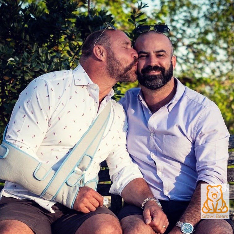 growlbears's tweet photo. You complete me my love ❤️❤️😍😍🥰🥰😘😘🐻🐻 #growlbears #happyeaster #gayeaster #gay #gaylife #gaypartners #husbandsandhusband #GayRomance #gayhappiness #gaylove #loveislove https://t.co/lTsCwH9Fh9