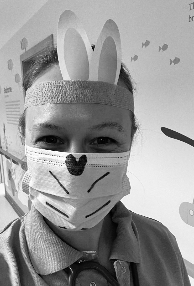 helenmphysio's tweet photo. Happy Easter NHS pals! Thankful to @dolphinwardGOSH for sparking joy this morning 🐣🐰💐 https://t.co/6EwJwhaLA0