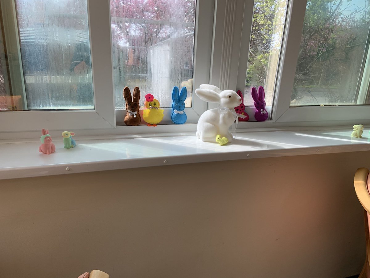 GinaWils2106's tweet photo. Happy Easter. Our patients have started Easter Sunday with an Easter Quiz, surprised and with Easter eggs. Stay tuned for our Easter Bonnet Parade. #PennineCareNHS
#nicbee13 #Easter https://t.co/pnMxe8g9b9