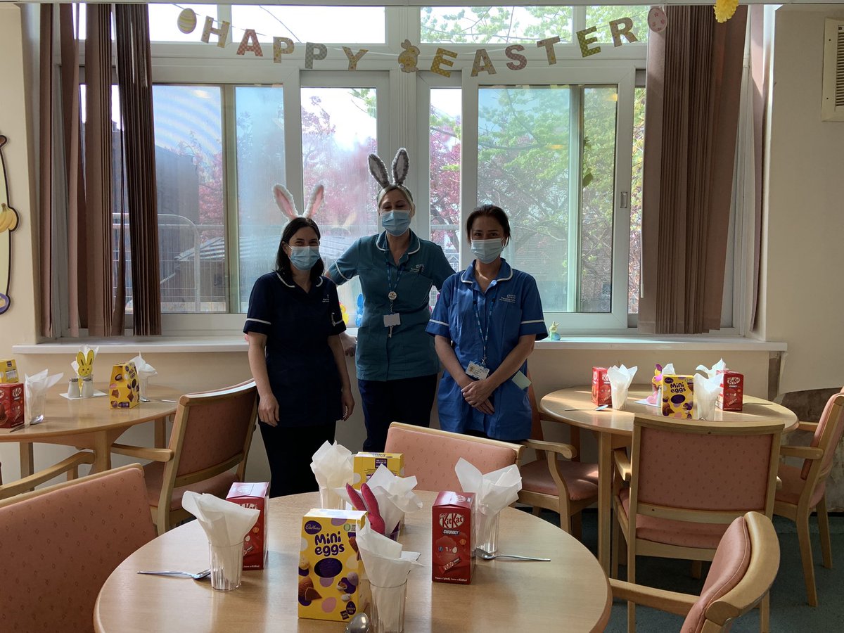 GinaWils2106's tweet photo. Happy Easter. Our patients have started Easter Sunday with an Easter Quiz, surprised and with Easter eggs. Stay tuned for our Easter Bonnet Parade. #PennineCareNHS
#nicbee13 #Easter https://t.co/pnMxe8g9b9
