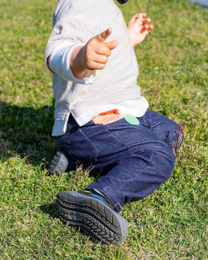 KEEN_Japan's tweet photo. #スピードハウンド は、子ども達のつま先を守り #ストライダー や #スケートボード など #足でブレーキをかける アクティビティで耐久性とグリップ力を発揮👍

🚩：#SPEEDHOUND（https://t.co/aNWJoYpFpP）

📷：hmr_0128さん

ご愛用ありがとうございます😄

#KEEN #KEENKIDS #KEENFANS #OOTD #OUTFIT https://t.co/NBj9SnV3zU
