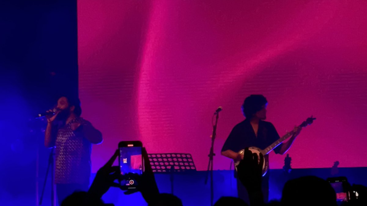 ShantiDevanand's tweet photo. @chaimettoast 
#whenchaimettoastMumbai #chaimettoast 
‘Twas an amazing night <3 https://t.co/iDaelmSZ73