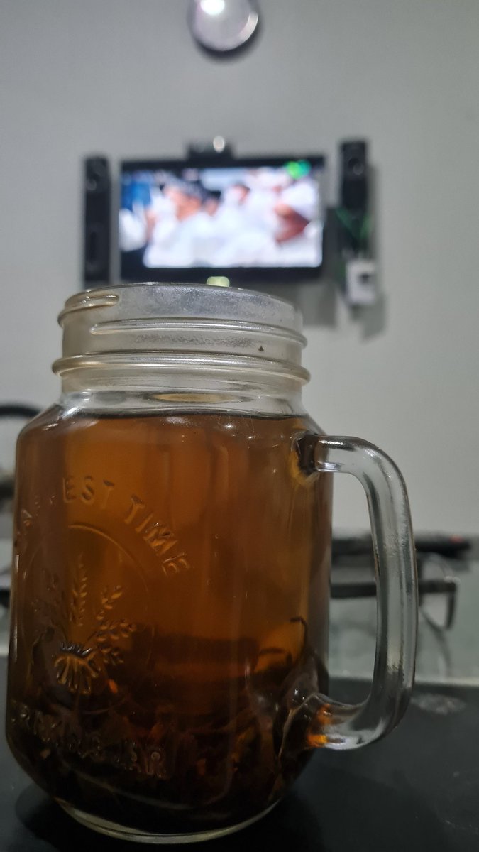 hakimjayli's tweet photo. #Tehlokal #Tehpokil #Blontea hadiah dari mas @blontankpoer ini menjadi #bestfriend sahabat terbaikku di #bukapuasa #Ramadhan sore ini. Matur nuwun, kang mas. Sejumput pahala puasa yg mgkn kuraih, kukirim takzim ke Kartasura... https://t.co/rZkR0VIjLM