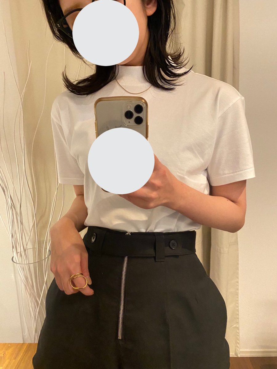 tabetekiteneru's tweet photo. 夏の装い、安いし首の詰まりも袖の長さもなんかもう色々ちょうど良いので、ユニクロセオリーのみで良いのではと思い始めた、あと2枚買い足します、、 https://t.co/FEv7meX1tp