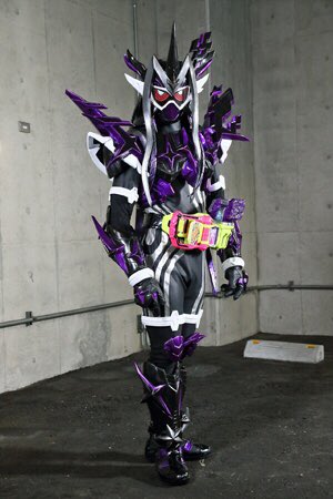 leadlear315's tweet photo. 若干セフィロスみを感じる
特に頭
#仮面ライダーゲンムズ 
#FF7 https://t.co/8cD7V9AIMo
