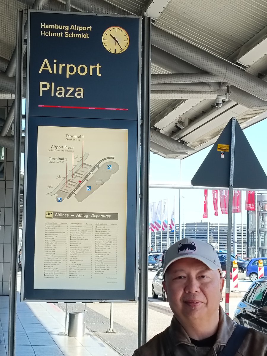 Siah1Jeff's tweet photo. In Hamburg airport for flight back to UK. https://t.co/qC8V9ra91W