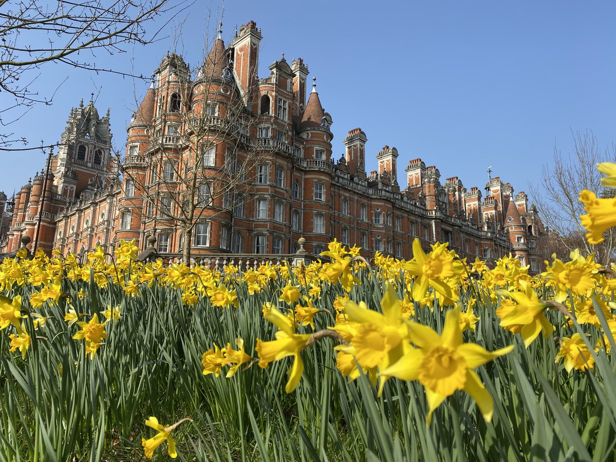 RoyalHolloway's tweet photo. Happy Easter! We hope that you're all having a relaxing bank holiday weekend 💐 https://t.co/Ce5A3crSkc
