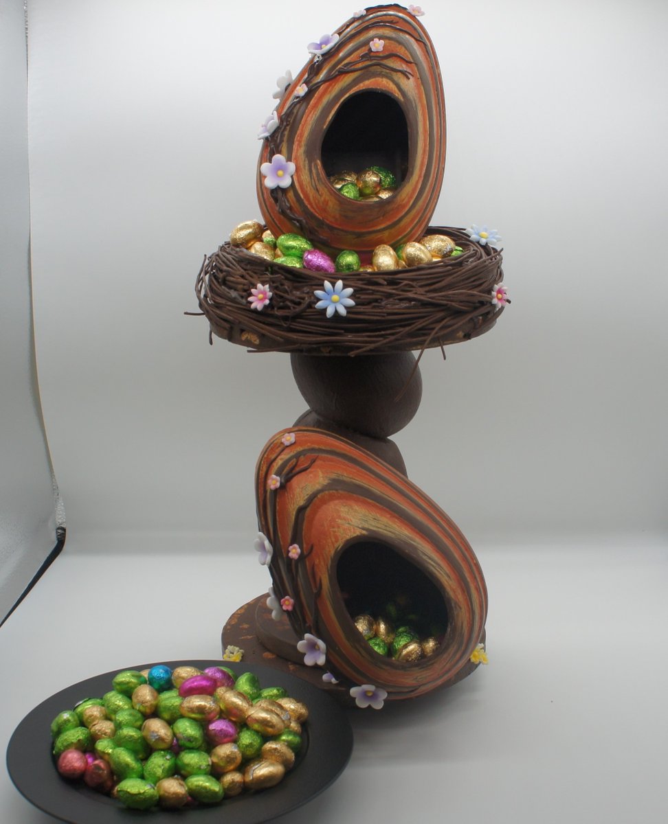 Happy Easter! This beautiful Easter egg was made by our very own Head Pastry chef🐰