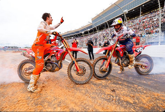 THANK YOU ATLANTA 🙌

#SupercrossLIVE