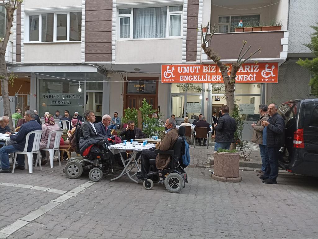 Gelenekselleşen iftar programımızı bu yıl Kurucu Başkanımız Rahmetli Akın GAZİOĞLU'nun ruhuna mevlitli olarak gerçekleştirdik. Katılım sağlayan Siyasi Parti Başkan ve yöneticilerine,STK Başkanları ve yöneticilerine tüm üyelerimize ve dostlarımıza çok teşekkür ediyoruz.