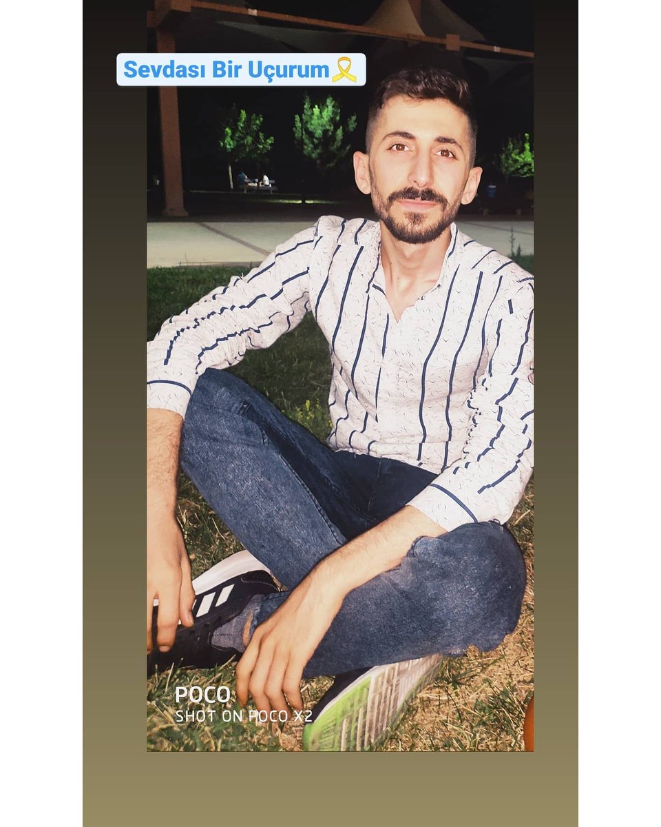 Ne güzel bakmaktaydık uzaklara.. 
Bi kaç sigara sonrasında çokta uzak değil aslında.. 
Demi aslında? Bir anlık mutluluktur umutlanmak umutlara..   😊♥️🌹 
 .
,
.
.
🌿 .